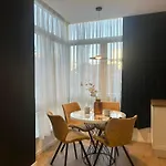 Alles Komuna Apartmán Tirana