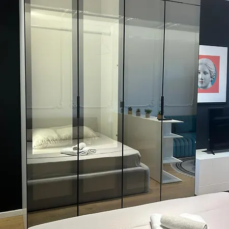 Alles Komuna 地拉那