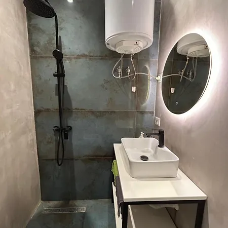 Alles Komuna 公寓 *