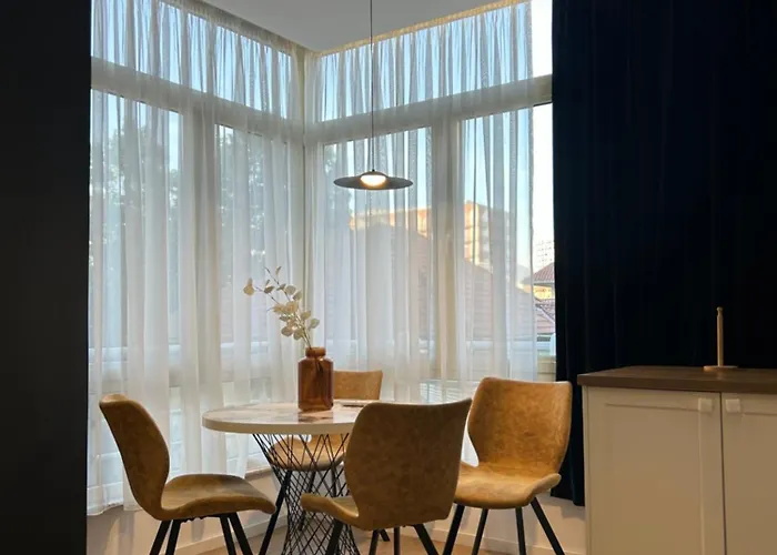 Alles Komuna Apartament *